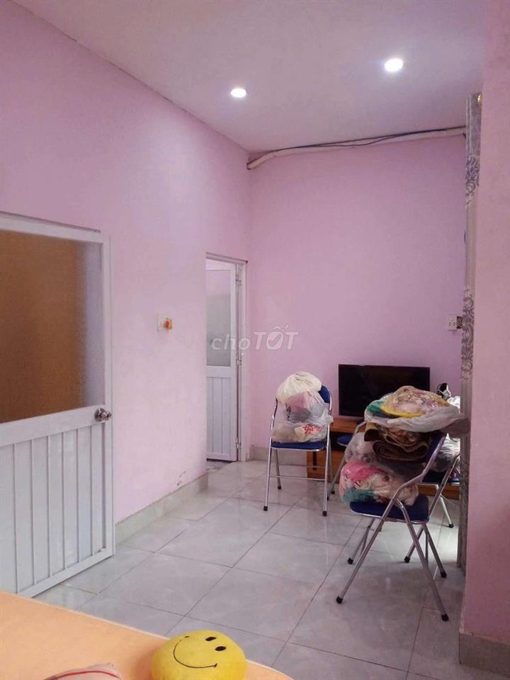 Cho thuê nhà nguyên căn ngay chợ thạnh Xuân. q12. 6tr 1 tháng 