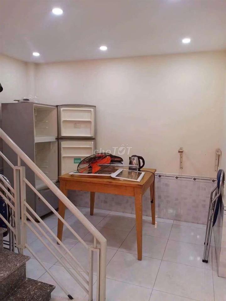 Cho thuê nhà nguyên căn ngay chợ thạnh Xuân. q12. 6tr 1 tháng 