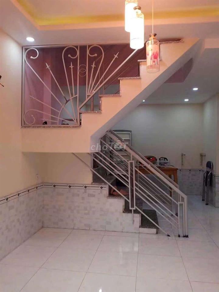Cho thuê nhà nguyên căn ngay chợ thạnh Xuân. q12. 6tr 1 tháng 