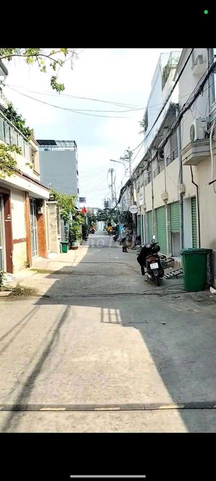 Nhà hẻm thông xe hơi Trường Chính dt 4x10m 1 lầu đúc suốt
