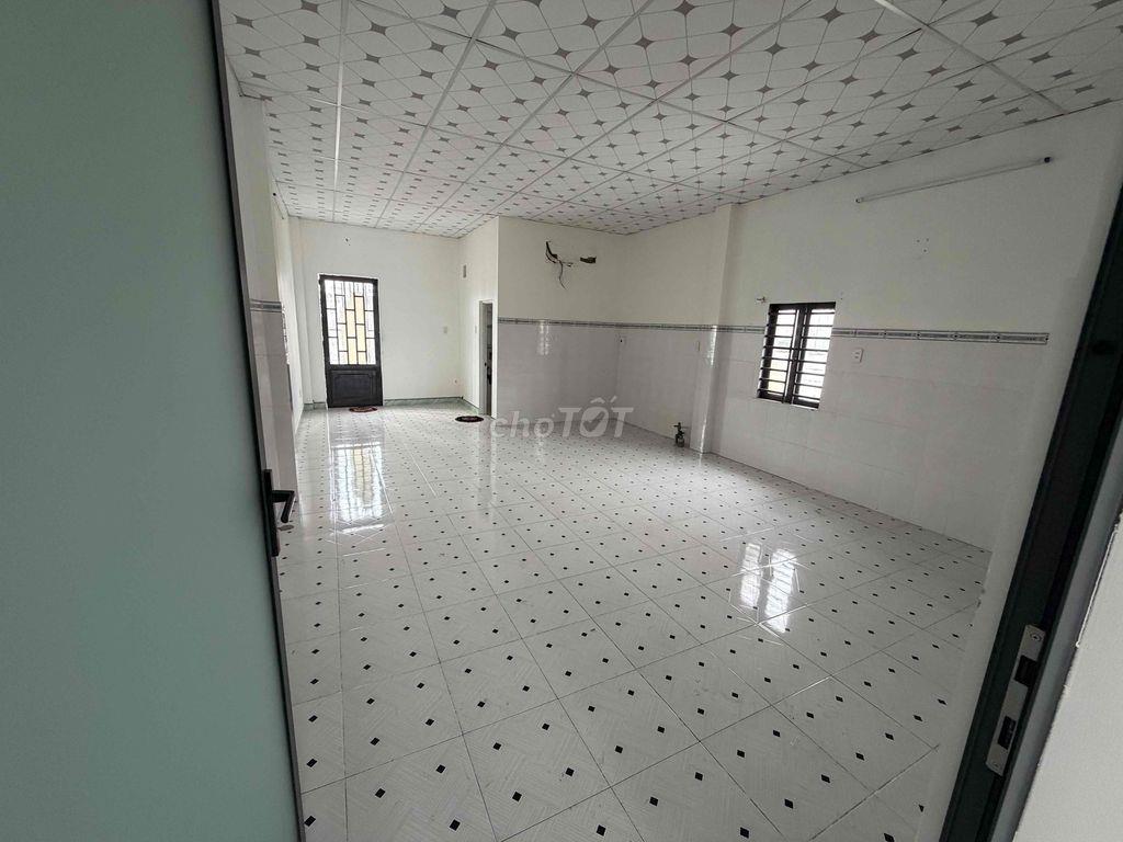 Cho thuê phòng tầng 2 rộng 50m2