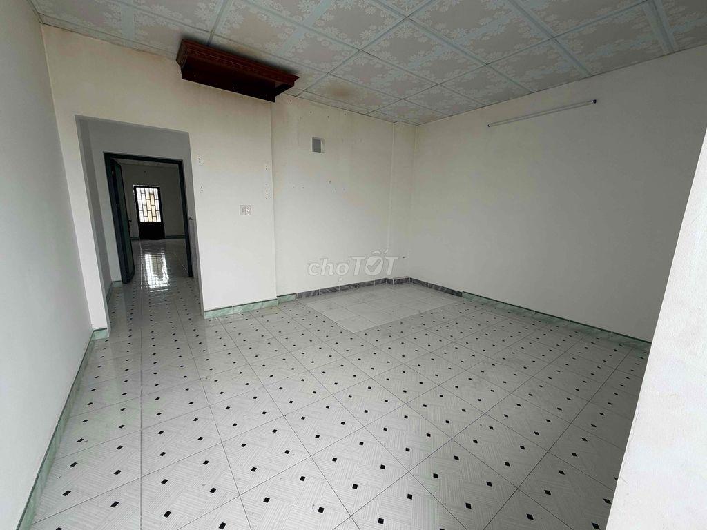 Cho thuê phòng tầng 2 rộng 50m2