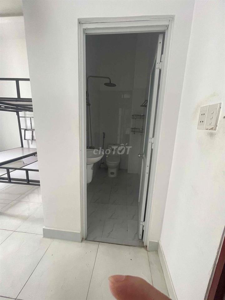 nhà cho thuê 4pn 5wc  rộng rãi phù hợp làm văn phòng hoặc kinh doanh