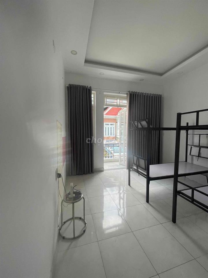 nhà cho thuê 4pn 5wc  rộng rãi phù hợp làm văn phòng hoặc kinh doanh