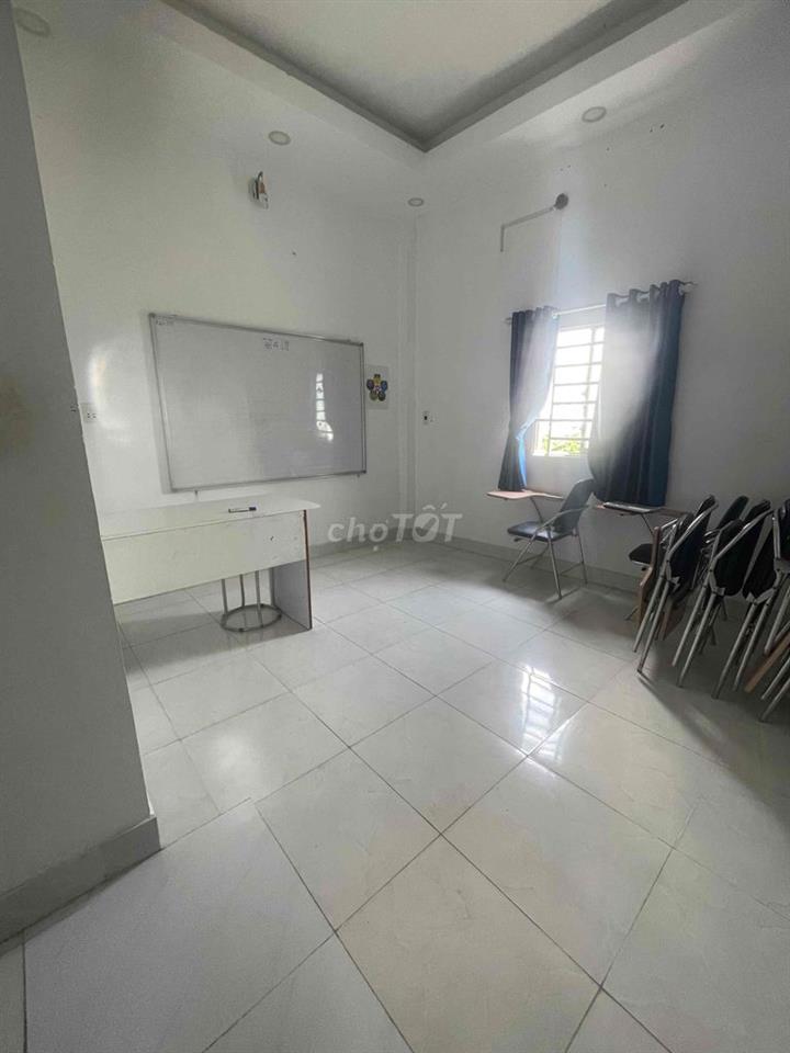 nhà cho thuê 4pn 5wc  rộng rãi phù hợp làm văn phòng hoặc kinh doanh