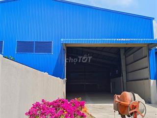 Cho thuê nhà xưởng 350m2 vừa mới xây dựng xong tại đường thạnh xuân 25