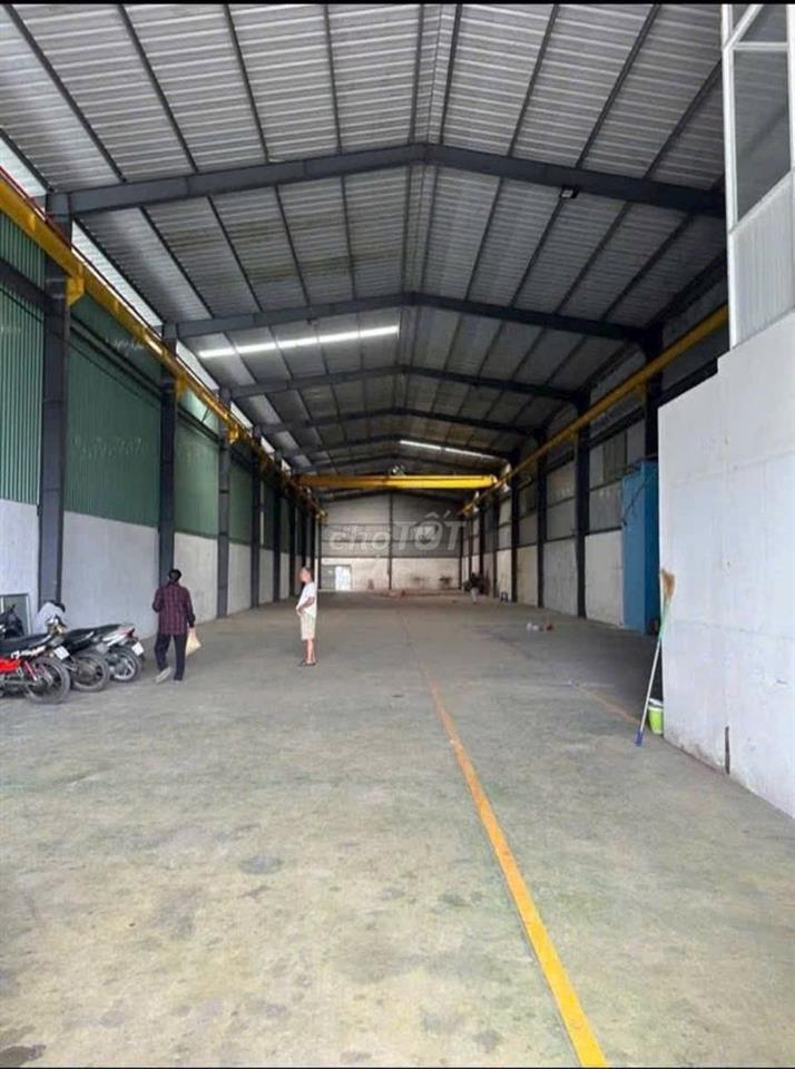 Cho thuê nhà xưởng 350m2 vừa mới xây dựng xong tại đường thạnh xuân 25