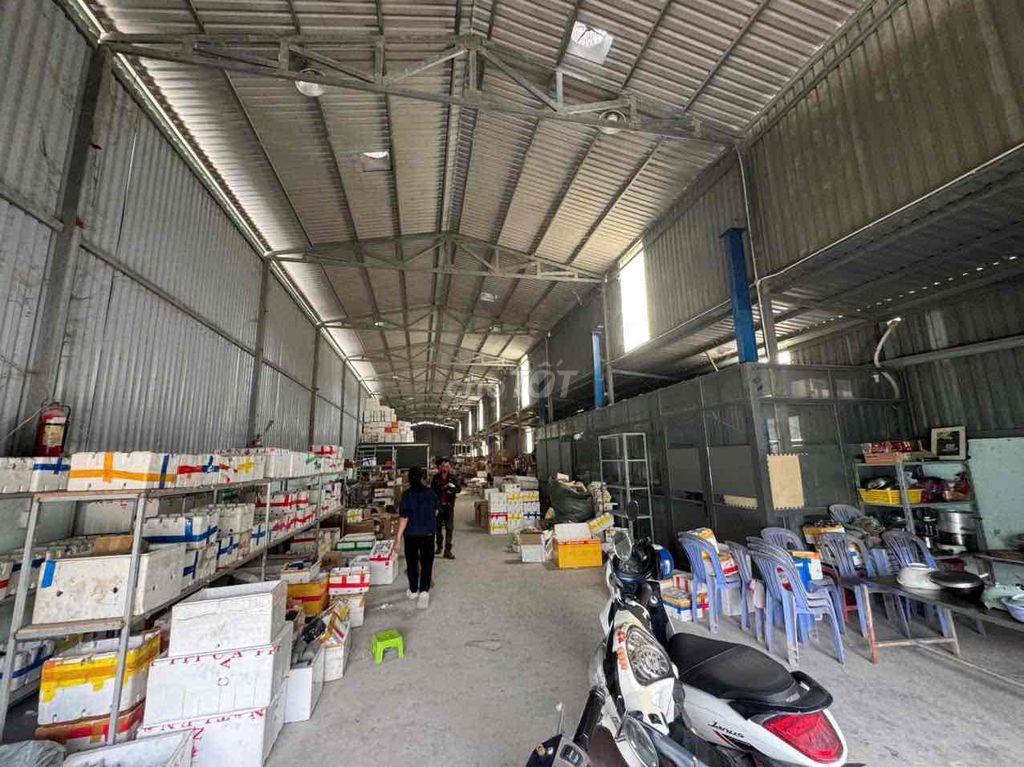 CHO THUÊ KHO XƯỞNG gần 700m  33tr tháng )