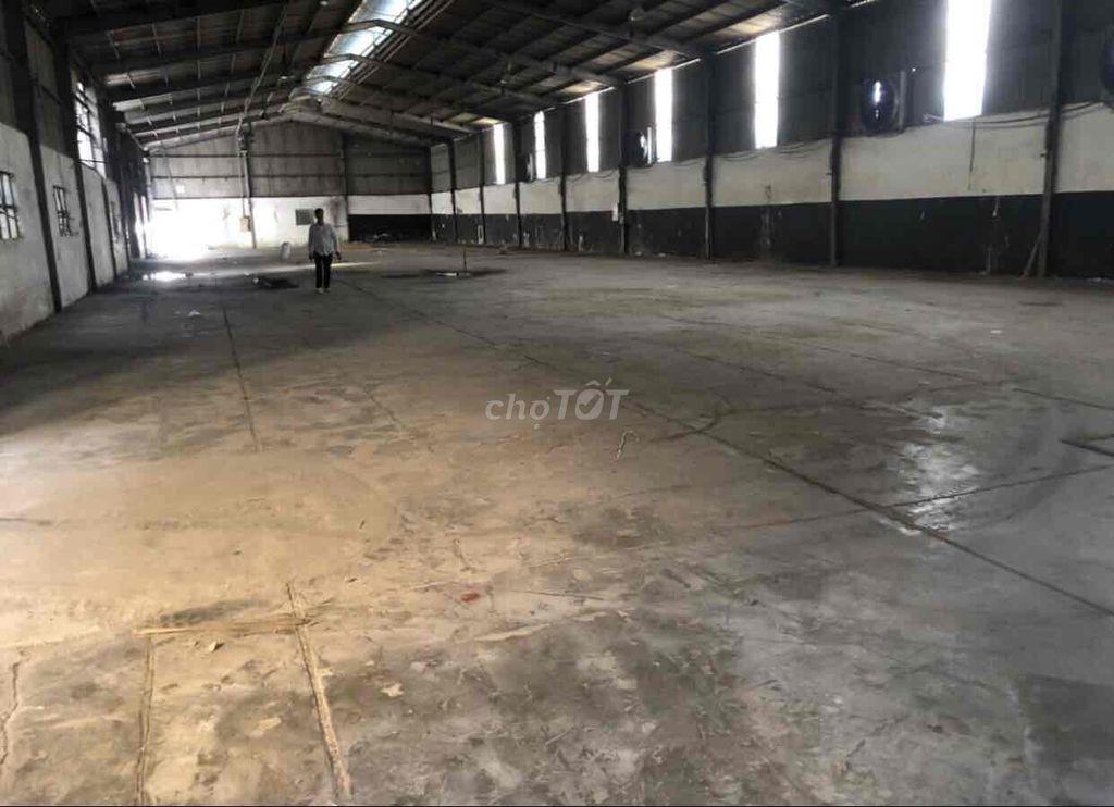 Cho thuê mặt bằng kho, nhà xưởng 1100m2 ngã tư Ga, An Phú Đông Quận 12