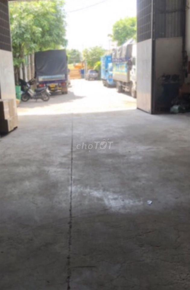 Cho thuê kho bãi 800m2 đường container, gần ngã tư Ga Quận 12