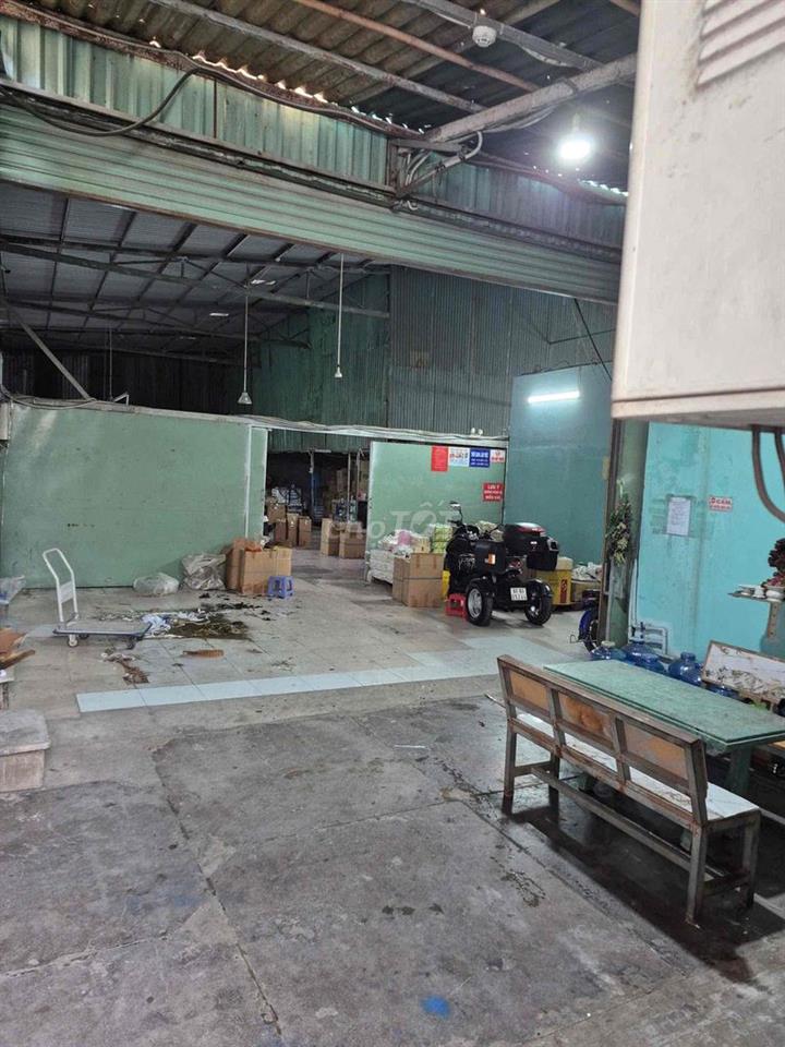 Cho Thuê Kho/Xưởng 700m, Mặt Tiền 6m, Xe Tải Vào Tận Nơi
