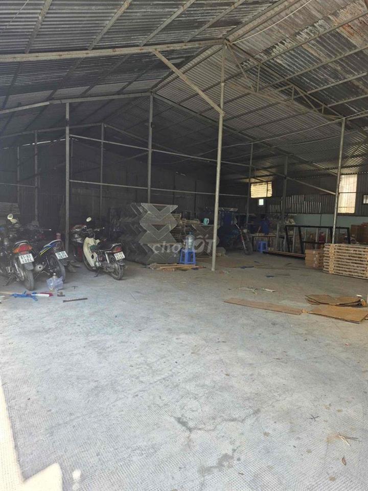 Cho Thuê Kho/Xưởng 700m, Mặt Tiền 6m, Xe Tải Vào Tận Nơi