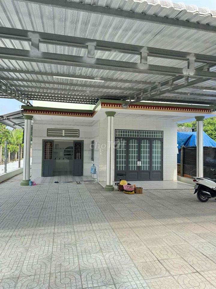 Cho thuê nhà cấp 4 rộng rãi, sạch đẹp, hẻm xe hơi, TX52 Q12