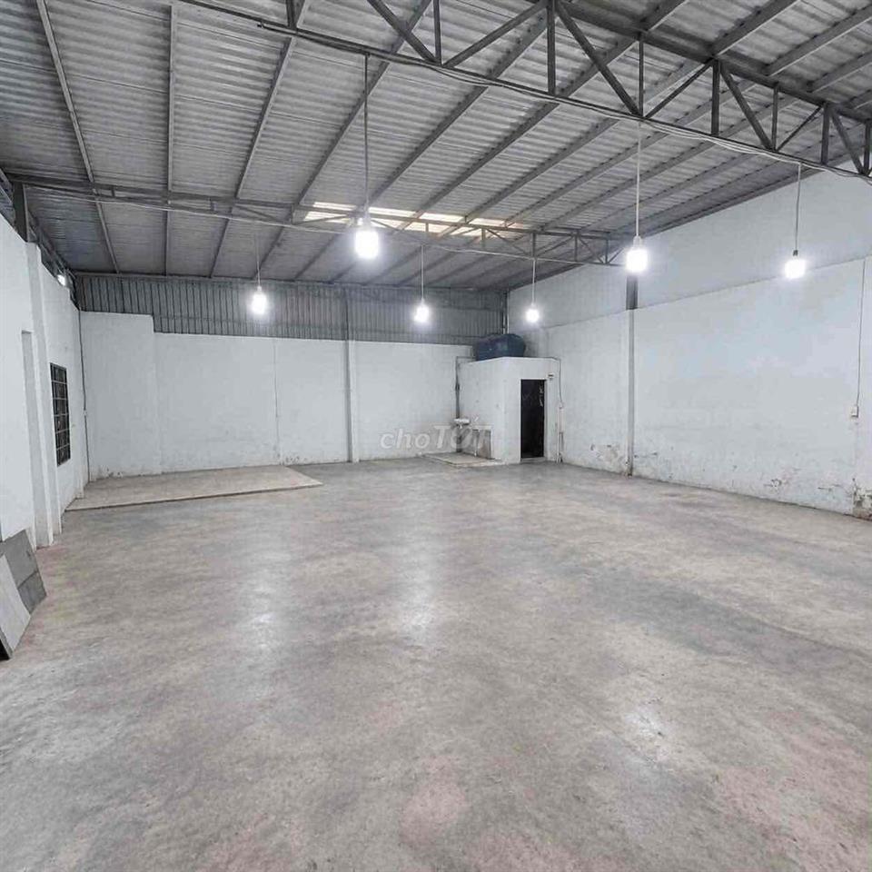 Cho thuê kho xưởng 1/ Hà Huy Giáp, gần ngã tư ga Q12