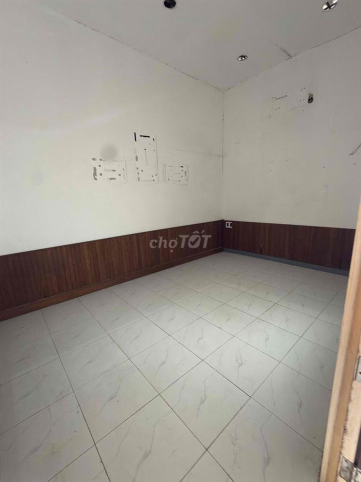 Cho thuê kho xưởng 225m, có Văn Phòng, APD Q12