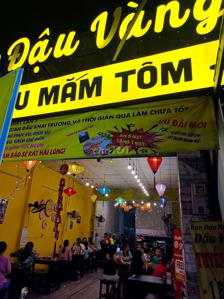 Sang quán bún đậu, nem nướng Nha Trang đường Nguyễn Văn Quá