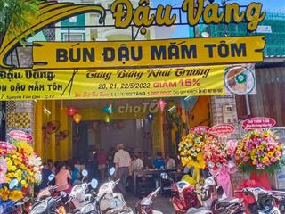 Sang quán bún đậu, nem nướng Nha Trang đường Nguyễn Văn Quá