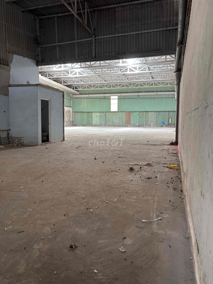 Cho thuê kho , xưởng sx 400m2  mặt tiền Đường TX 14, Kv Ngã tư ga