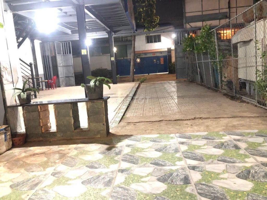 Mình có căn mặt tiền hẻm 12m cần cho thuê