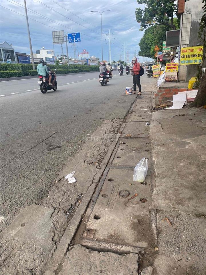 nhà mặt tiền quốc lộ