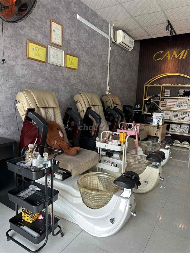 Sang Tiệm nails làm móng gội đầu thuê 6tr/tháng