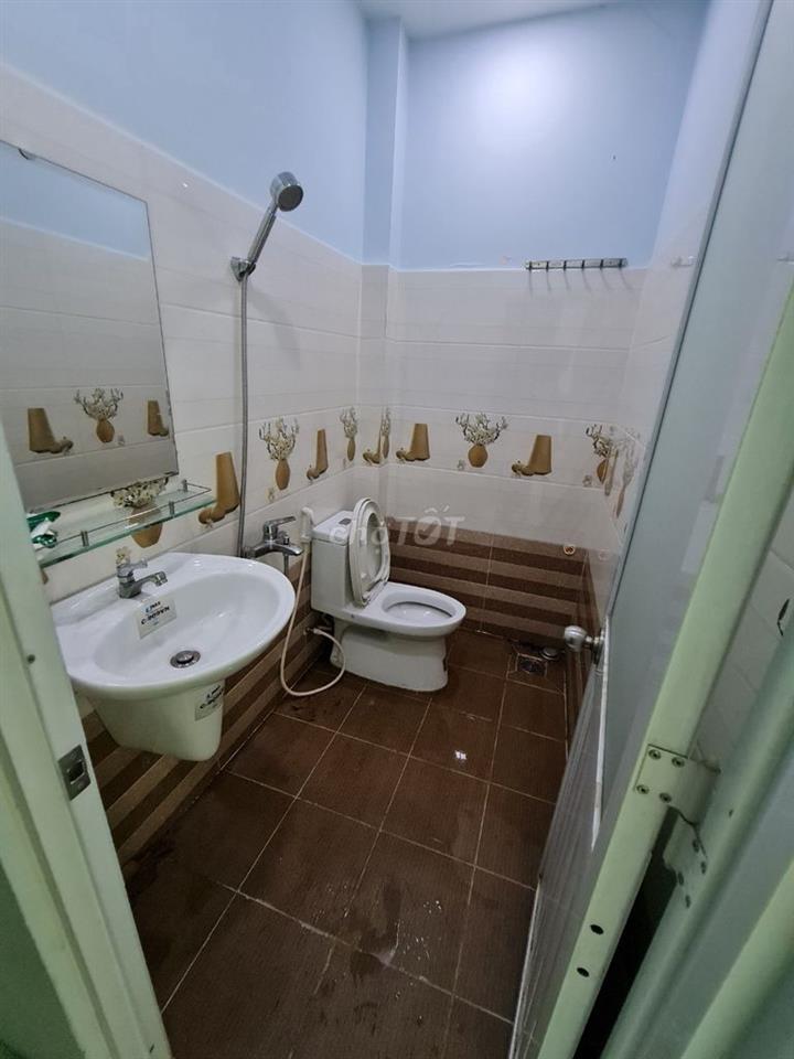 Cho Thuê nhà nguyên căn MTKD 3P ngủ Hà Huy Giáp Q12