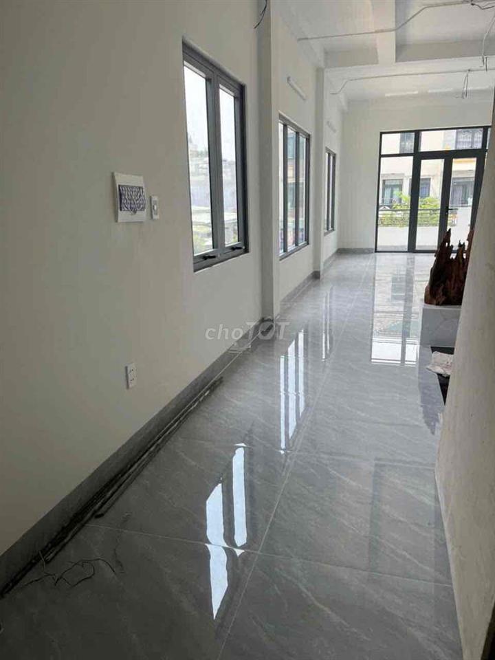 CHO THUÊ TRỆT + LẦU 1 – MẶT TIỀN 25M ĐỐI DIỆN KCN TÂN THỚI HIỆP – PHƯỜ