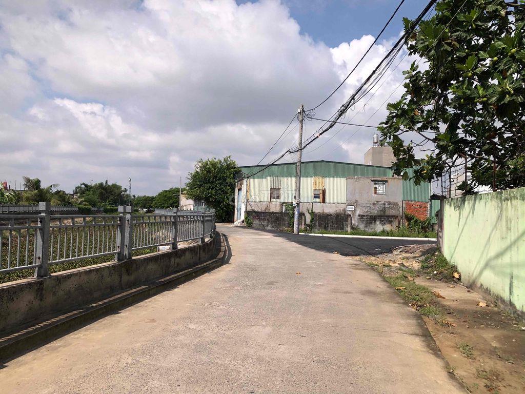 Bán đất đường An Phú Đông 09 sát bên Gò Vấp View kênh thoáng mát