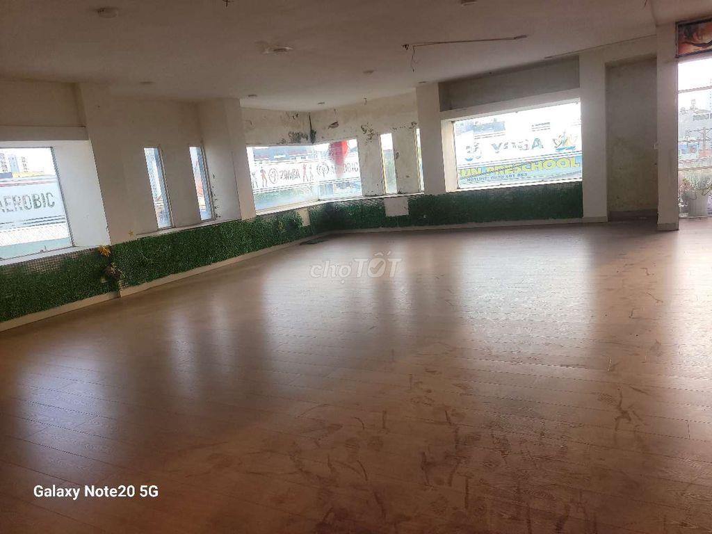 cho thuê văn phòng 200m2