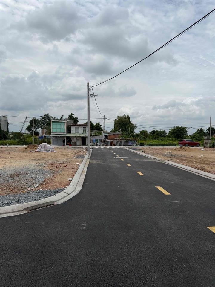 cách quốc lộ 1A 500 m50 m tới sông Sài Gòn