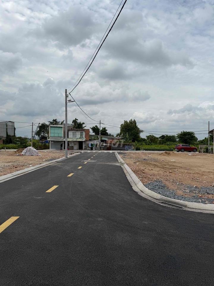 cách quốc lộ 1A 500 m50 m tới sông Sài Gòn