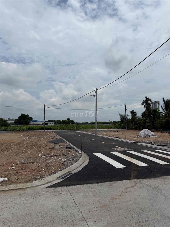 cách quốc lộ 1A 500 m50 m tới sông Sài Gòn