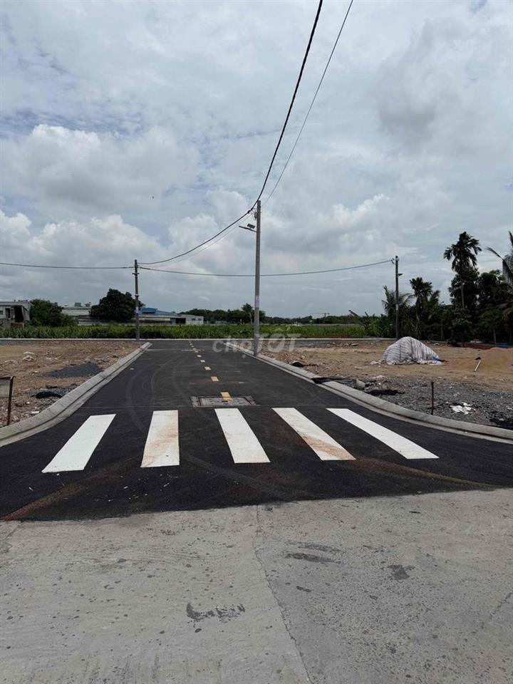 cách quốc lộ 1A 500 m50 m tới sông Sài Gòn