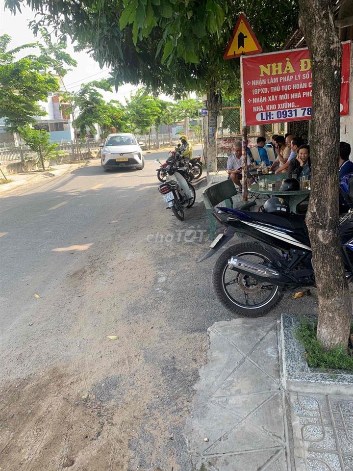 nhà bán mặt tiền sát ngã tư ga gò vấp