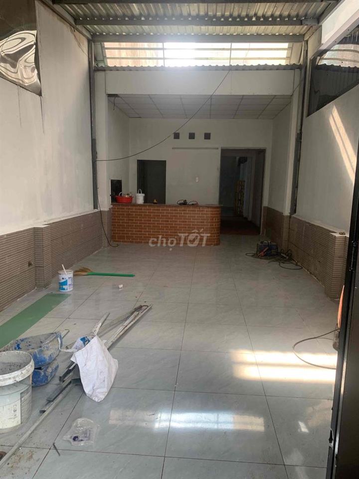 nhà mặt tiền cho thuê, xe cont trước nhà