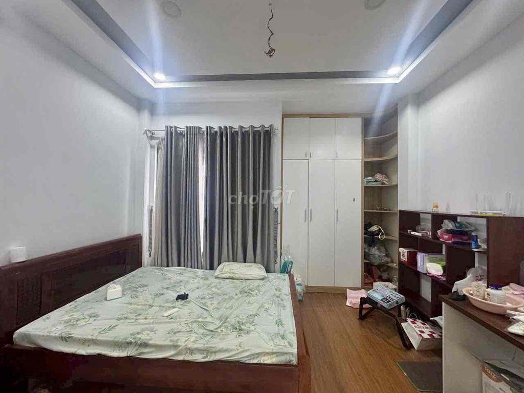nhà hẽm oto thong 4 tỷ , 2 lầu