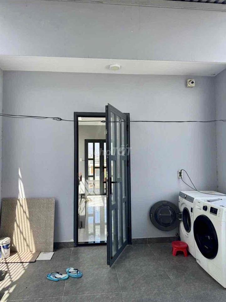 nhà hẽm oto thong 4 tỷ , 2 lầu