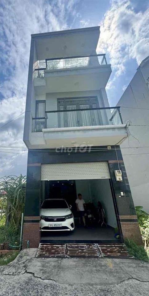 nhà hẽm oto thong 4 tỷ , 2 lầu