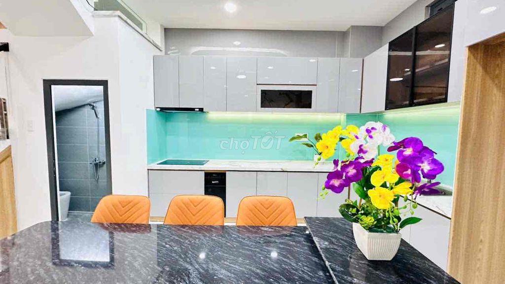 nhà mới 2 lầu, full nội thất , giá 5,35 tỷ