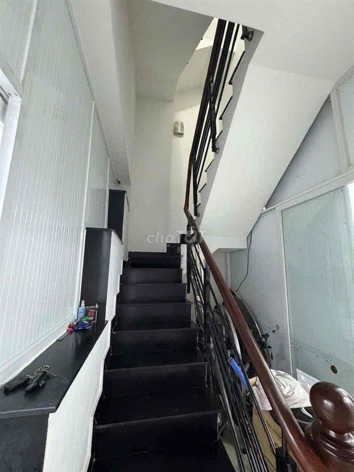 Nhà 2 lầu , ngay Chợ Cầu Đồng thạnh lộc 19