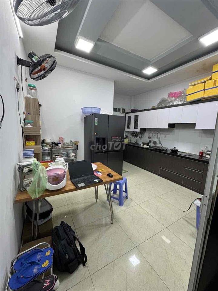 Nhà 2 lầu , ngay Chợ Cầu Đồng thạnh lộc 19