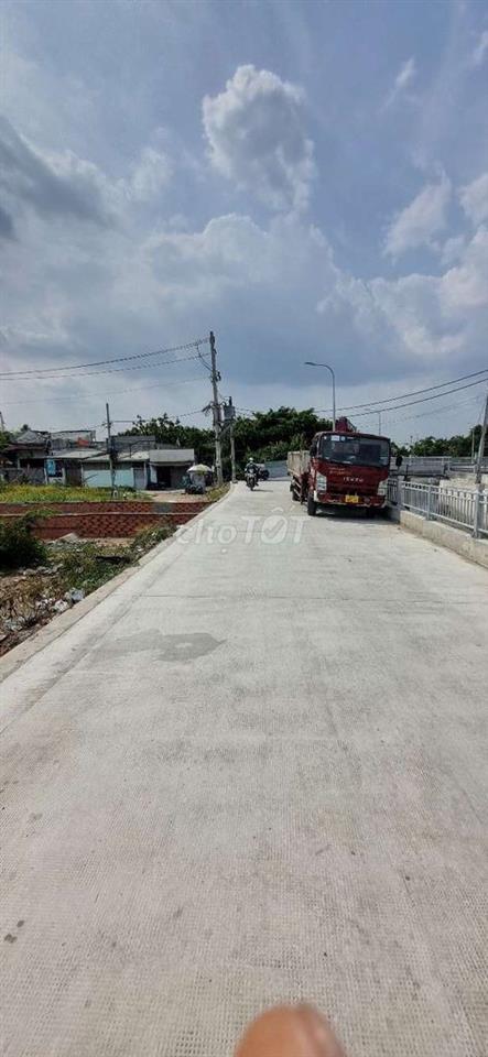 bán đất mặt tiền kênh an phú đông q12 