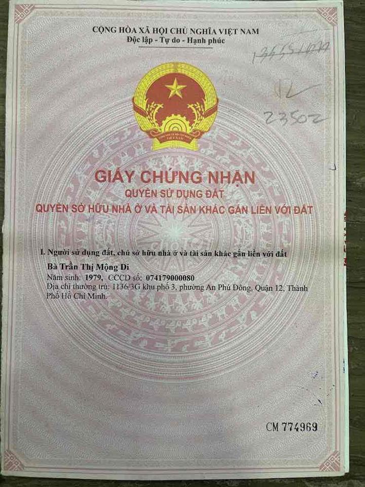Đất ngộp cần bán gấp tặng cây xanh bự mát che cả vườn luôn