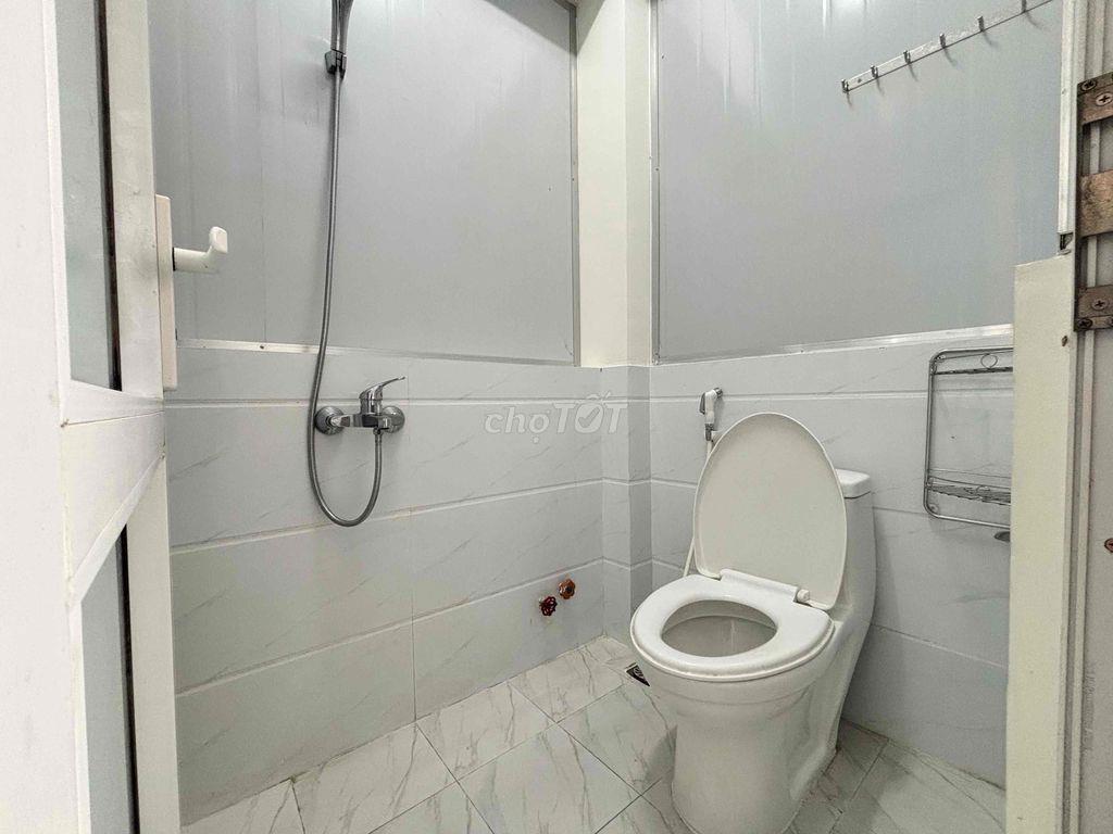 Free tiền nhà T8 - CHO THUÊ PHÒNG CỬA SỔ TO GIÁ RẺ GẦN NTTU QUẬN 12