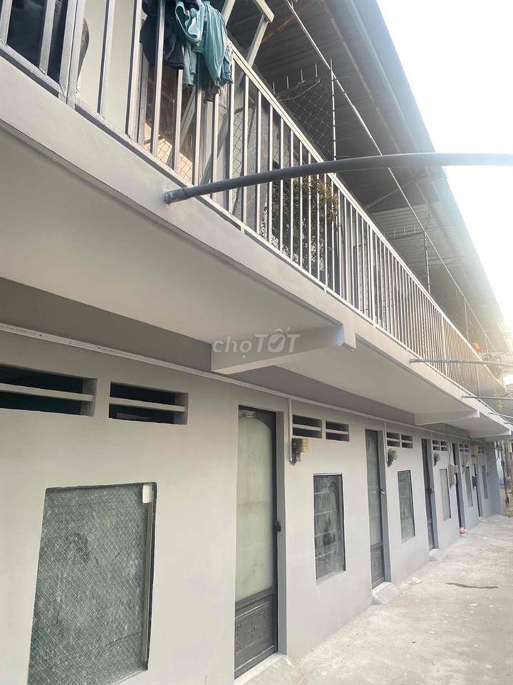 Phòng trọ cạnh cầu vượt ngã tư ga 1 Trệt 1 Lầu ban công