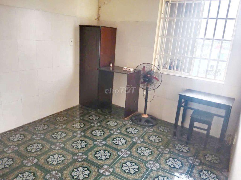 Phòng máy lạnh chỉ 2tr