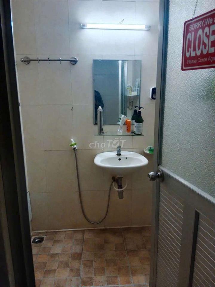 Phòng máy lạnh chỉ 2tr