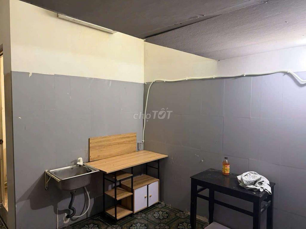 Phòng máy lạnh chỉ 2tr