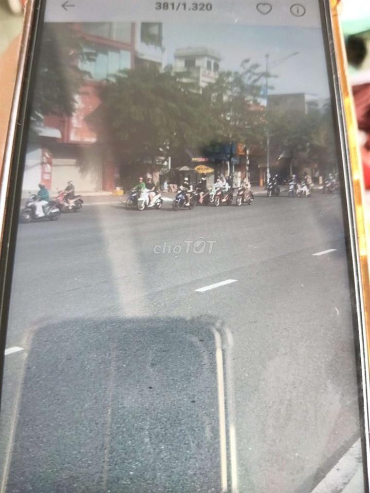 cho thuê sân 700k