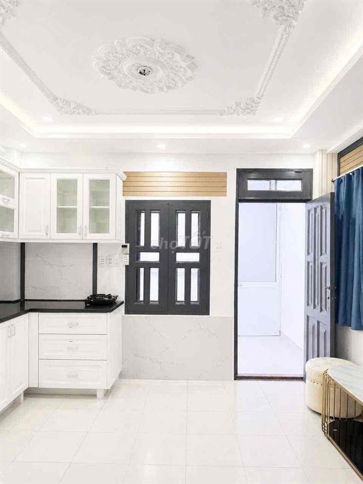 Tiện đi VLU IUH • Ban công to • tách bếp • nhà cực thoáng